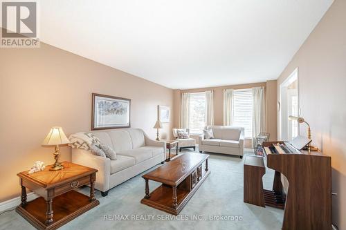 102 Leander Street, Brampton, ON - Indoor Photo Showing Living Room