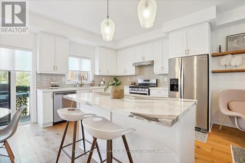 3 - 2071 Ghent Avenue, Burlington (Brant), ON - Indoor Photo Showing Kitchen