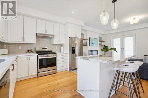 3 - 2071 Ghent Avenue, Burlington (Brant), ON - Indoor Photo Showing Kitchen With Upgraded Kitchen