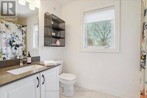 3 - 2071 Ghent Avenue, Burlington (Brant), ON - Indoor Photo Showing Bathroom