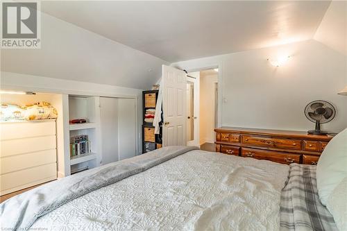 Unit 1 Primary bed - 239 East 22Nd Street, Hamilton, ON - Indoor Photo Showing Bedroom