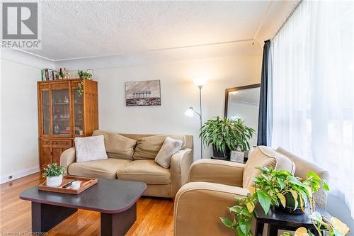 Front Unit / Unit 1 - 239 East 22Nd Street, Hamilton, ON - Indoor Photo Showing Living Room