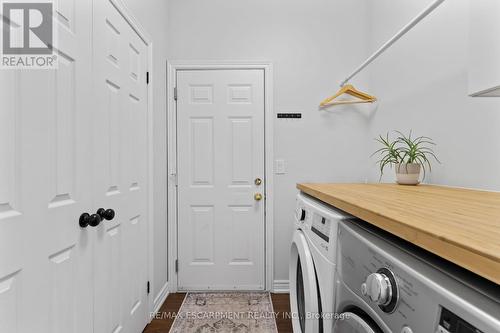 48 Commando Court, Hamilton (Waterdown), ON - Indoor Photo Showing Laundry Room