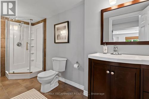 48 Commando Court, Hamilton (Waterdown), ON - Indoor Photo Showing Bathroom