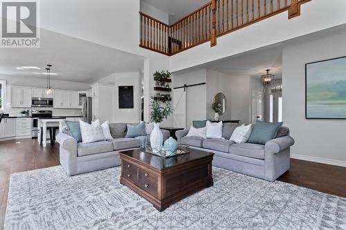 48 Commando Court, Hamilton (Waterdown), ON - Indoor Photo Showing Living Room