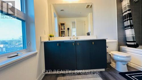 438 - 110 Fergus Avenue, Kitchener, ON - Indoor Photo Showing Bathroom