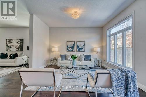 530 Wasaga Crescent, Waterloo, ON - Indoor Photo Showing Living Room