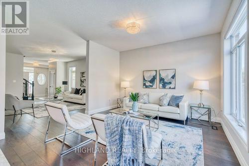 530 Wasaga Crescent, Waterloo, ON - Indoor Photo Showing Living Room