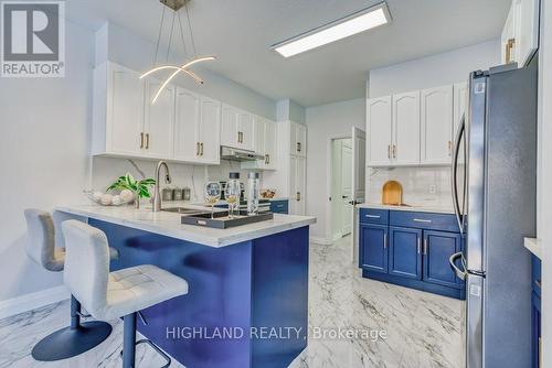 530 Wasaga Crescent, Waterloo, ON - Indoor Photo Showing Kitchen