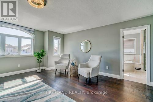 530 Wasaga Crescent, Waterloo, ON - Indoor Photo Showing Living Room