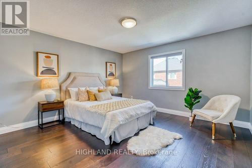 530 Wasaga Crescent, Waterloo, ON - Indoor Photo Showing Bedroom