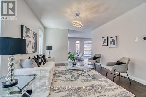 530 Wasaga Crescent, Waterloo, ON - Indoor Photo Showing Living Room