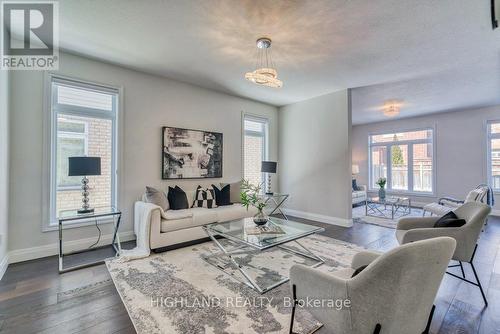 530 Wasaga Crescent, Waterloo, ON - Indoor Photo Showing Living Room