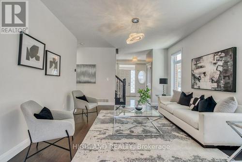 530 Wasaga Crescent, Waterloo, ON - Indoor Photo Showing Living Room