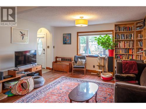 474 Hansen Street, Penticton, BC - Indoor Photo Showing Living Room