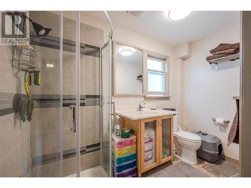 474 Hansen Street, Penticton, BC - Indoor Photo Showing Bathroom