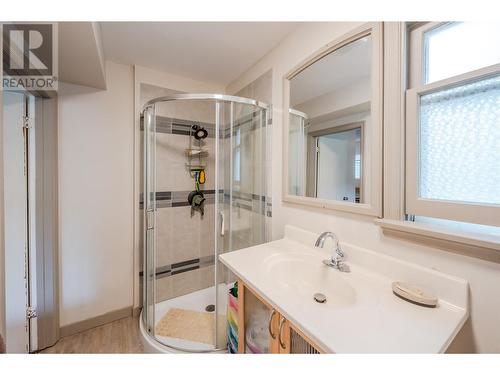 474 Hansen Street, Penticton, BC - Indoor Photo Showing Bathroom