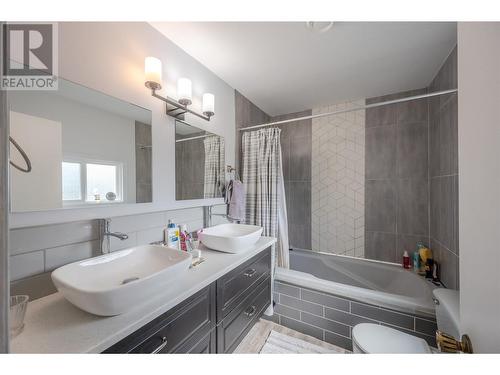 474 Hansen Street, Penticton, BC - Indoor Photo Showing Bathroom