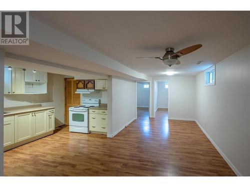 474 Hansen Street, Penticton, BC - Indoor Photo Showing Kitchen