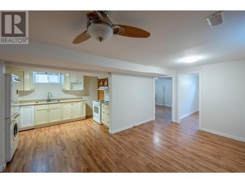 474 Hansen Street, Penticton, BC - Indoor Photo Showing Kitchen With Double Sink