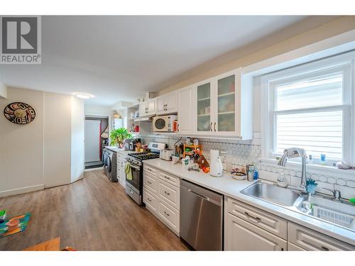 474 Hansen Street, Penticton, BC - Indoor Photo Showing Kitchen With Double Sink