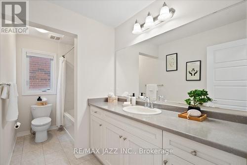 81 Masterman Crescent, Oakville, ON - Indoor Photo Showing Bathroom