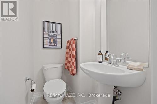 81 Masterman Crescent, Oakville, ON - Indoor Photo Showing Bathroom