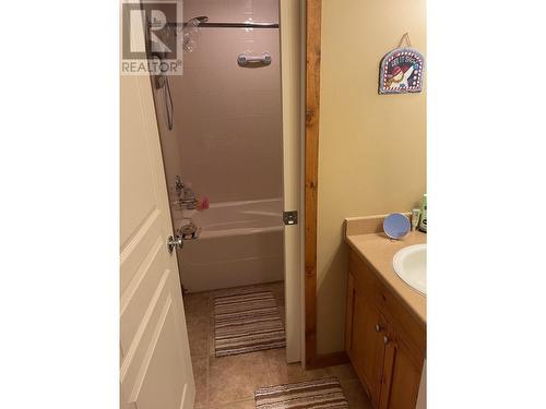 9802 Silver Star Road Unit# 204, Silver Star, BC - Indoor Photo Showing Bathroom