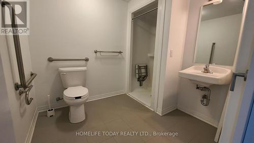 743 - 1900 Simcoe Street N, Oshawa (Samac), ON - Indoor Photo Showing Bathroom