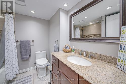 19 Mccarthy Court, Barrie, ON - Indoor Photo Showing Bathroom