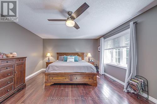 19 Mccarthy Court, Barrie (Letitia Heights), ON - Indoor Photo Showing Bedroom