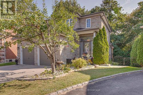 19 Mccarthy Court, Barrie, ON - Outdoor