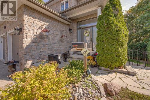 19 Mccarthy Court, Barrie (Letitia Heights), ON - Outdoor