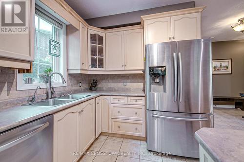 19 Mccarthy Court, Barrie, ON - Indoor Photo Showing Kitchen With Double Sink