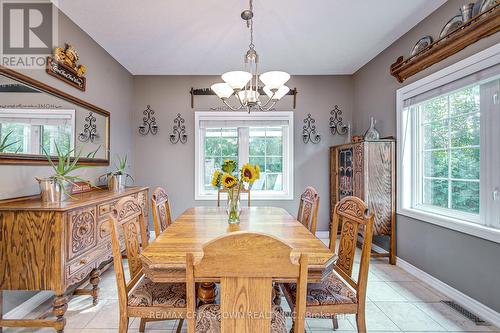 19 Mccarthy Court, Barrie (Letitia Heights), ON - Indoor Photo Showing Dining Room