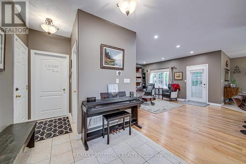 19 Mccarthy Court, Barrie (Letitia Heights), ON - Indoor