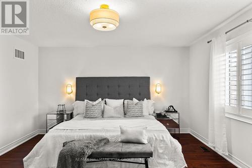 718 West Park Avenue, Bradford West Gwillimbury, ON - Indoor Photo Showing Bedroom