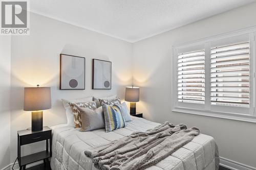 718 West Park Avenue, Bradford West Gwillimbury, ON - Indoor Photo Showing Bedroom