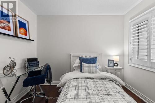 718 West Park Avenue, Bradford West Gwillimbury (Bradford), ON - Indoor Photo Showing Bedroom