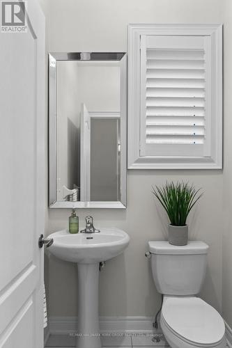 718 West Park Avenue, Bradford West Gwillimbury, ON - Indoor Photo Showing Bathroom