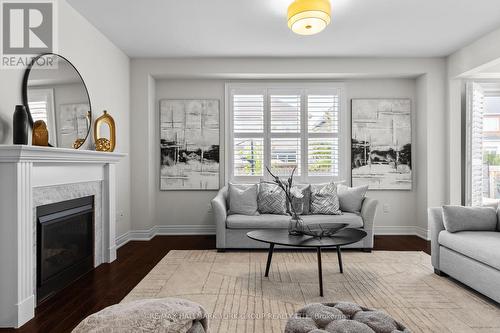 718 West Park Avenue, Bradford West Gwillimbury (Bradford), ON - Indoor Photo Showing Living Room With Fireplace