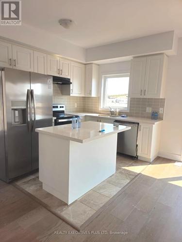 53 Gateway Drive, Barrie, ON - Indoor Photo Showing Kitchen With Stainless Steel Kitchen