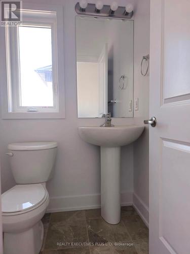 53 Gateway Drive, Barrie, ON - Indoor Photo Showing Bathroom