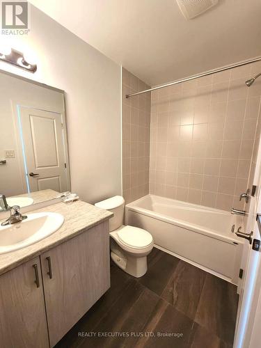 53 Gateway Drive, Barrie, ON - Indoor Photo Showing Bathroom