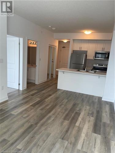 470 Dundas Street E Unit# 215, Hamilton, ON - Indoor Photo Showing Kitchen