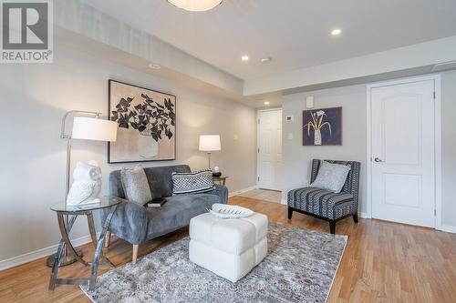 125 - 2441 Greenwich Drive, Oakville (West Oak Trails), ON - Indoor Photo Showing Living Room