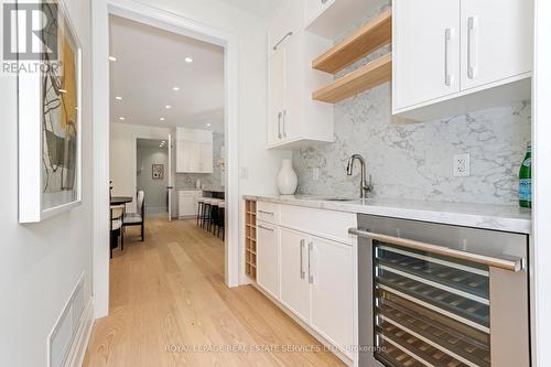 1618 Dogwood Trail, Mississauga, ON - Indoor Photo Showing Kitchen