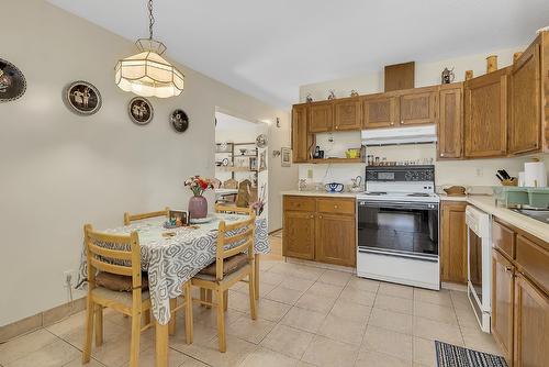 3-17017 Snow Avenue, Summerland, BC - Indoor Photo Showing Kitchen