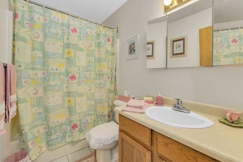 3-17017 Snow Avenue, Summerland, BC - Indoor Photo Showing Bathroom