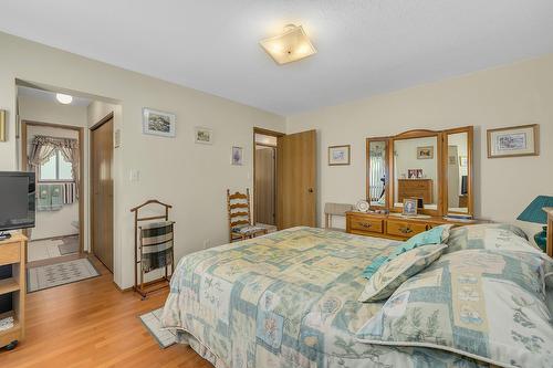 3-17017 Snow Avenue, Summerland, BC - Indoor Photo Showing Bedroom